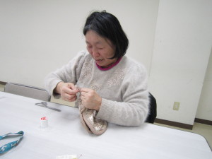 写真 脇を巻き縫いして間もなくできあがり